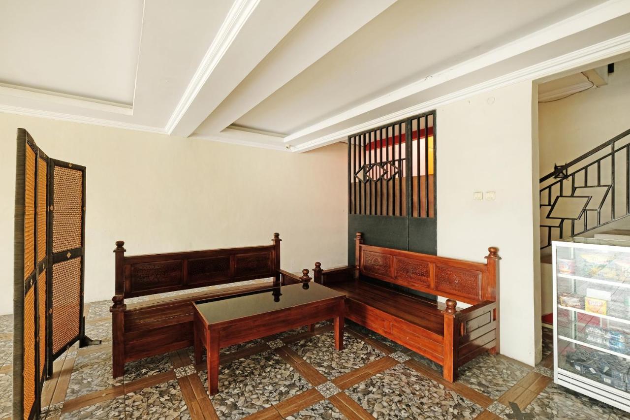 Oyo 91453 Hotel Srikandi Gejayan Maguwo Kültér fotó