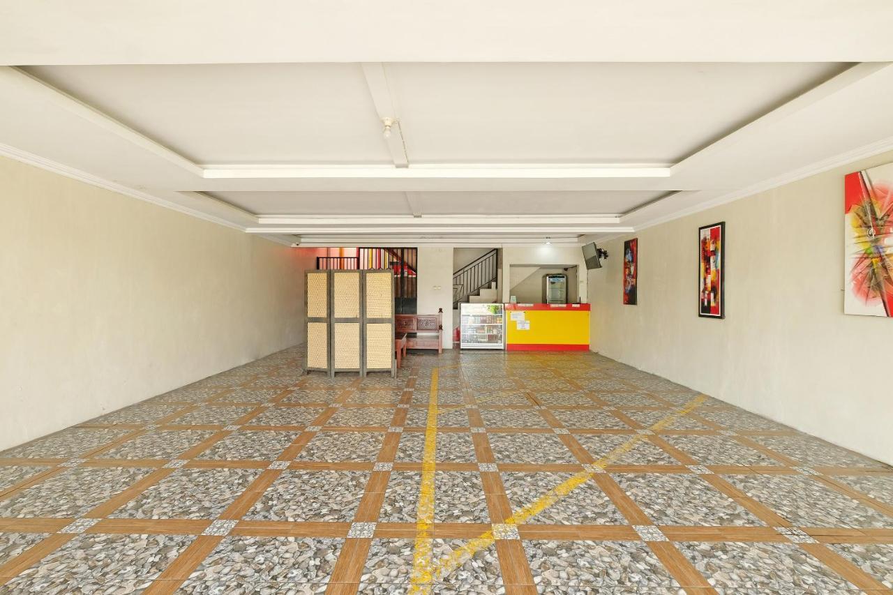 Oyo 91453 Hotel Srikandi Gejayan Maguwo Kültér fotó